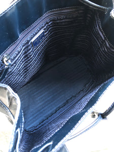 PRADA Triangle logo Patent leather Shoulder bag Tote bag Black Vintage Old sai37n