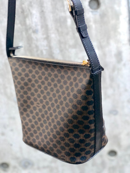 CELINE Macadam Logo embossed Shoulder bag Black Vintage Old CELINE 8z35zh