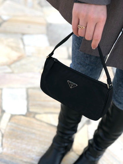 PRADA Triangle logo Nylon Small Handbag Black Vintage zxc8ev
