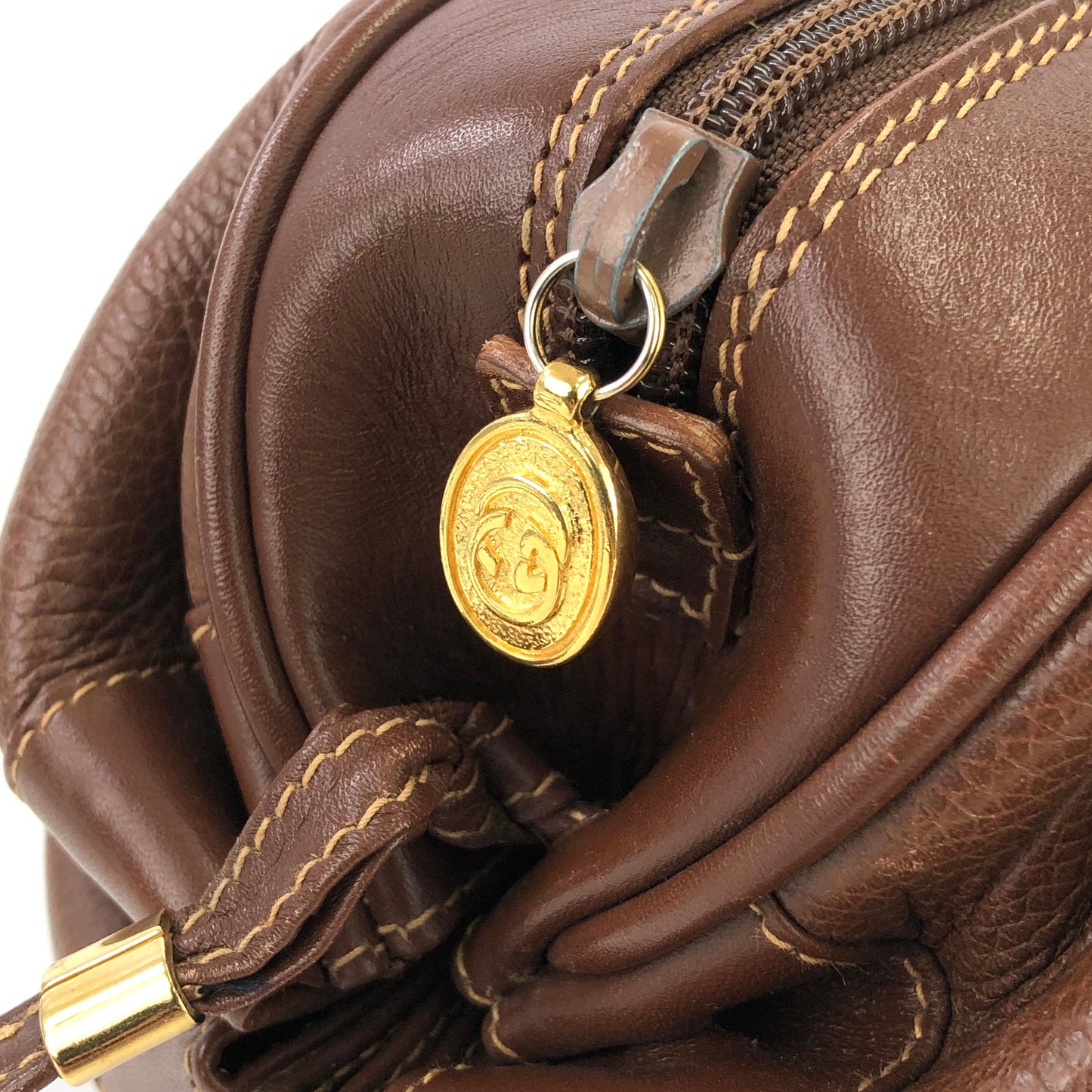 GUCCI GG logo Leather Round Crossbody Shoulder bag Brown Vintage Old Gucci i45utw