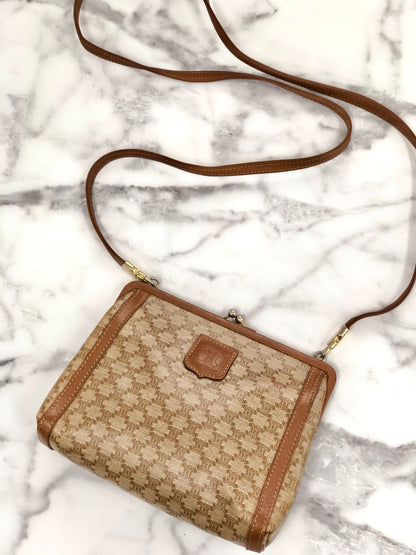 CELINE Macadam Blason Clasp Shoulder bag Beige Vintage Old Celine b8cznz