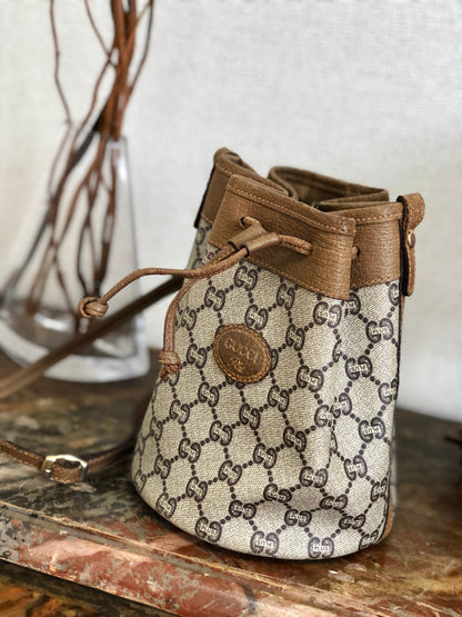GUCCI GG plus Drawstring Small Shoulder bag Beige Old gucci Vintage vzc572