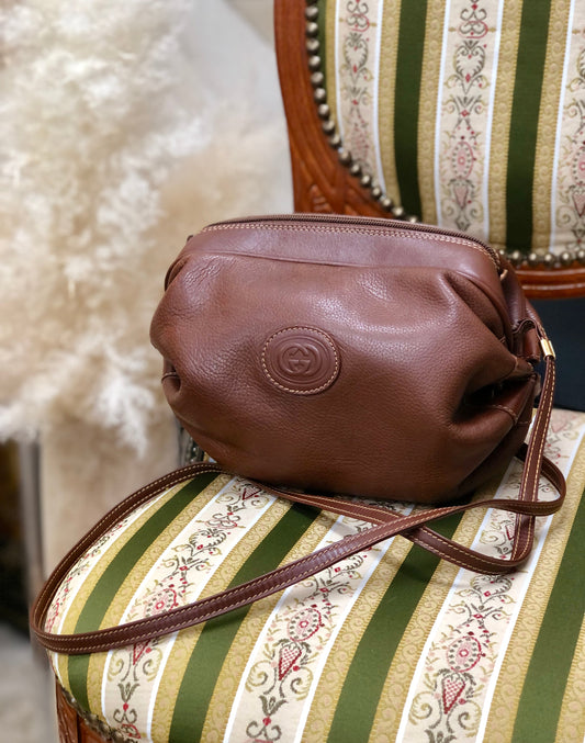 GUCCI GG logo Leather Round Crossbody Shoulder bag Brown Vintage Old Gucci i45utw
