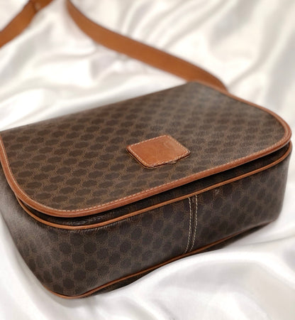 CELINE Macadam Blason embossed Flap Crossbody Shoulder bag Brown Vintage Old Celine 55cwnj