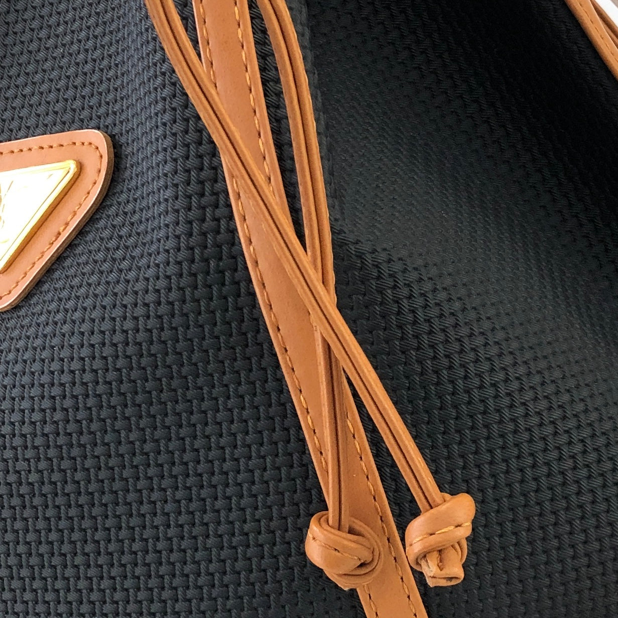 Yves Saint Laurent Triangle logo Drawstring Shoulderbag Black Vintage Old YSL xsyy46