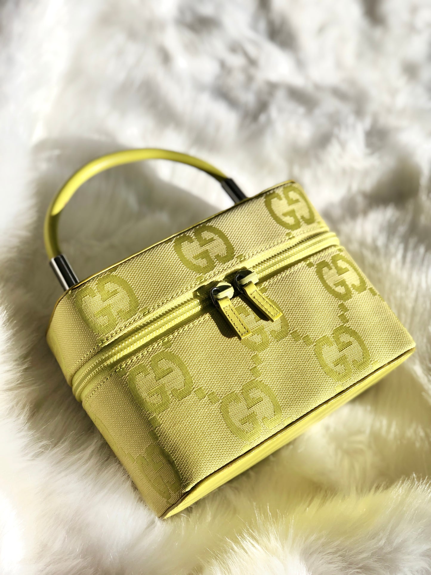 GUCCI Jumbo GG canvas Small Handbag Vanity bag Yellow Vintage Old Gucci rwjrwd