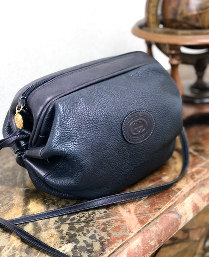 GUCCI GG Embossed Leather Round Crossbody Shoulder bag Navy Vintage Old Gucci 3gt8ni