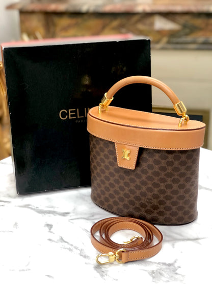 CELINE Macadam Triomphe Blason Small Handbag Vanitybag Shoulderbag Brown Vintage Old celine z4zu2n