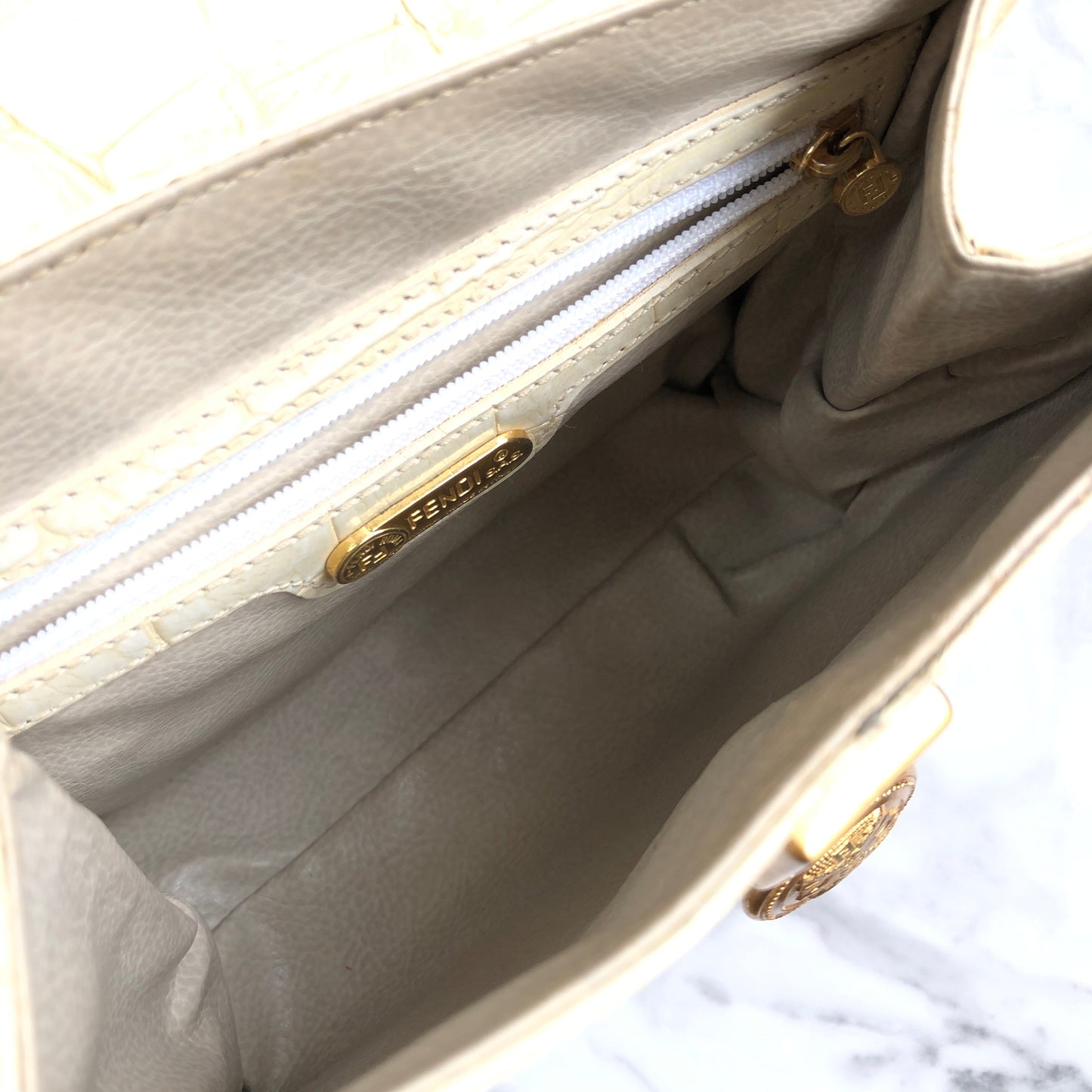 FENDI Greece motif Crocodile embossed leather 2Way Handbag Shoulder bag White Vintage Old ervanh