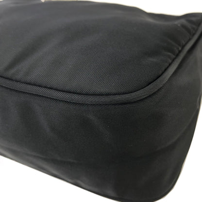 PRADA Triangle logo Nylon Small Handbag Black Vintage zxc8ev