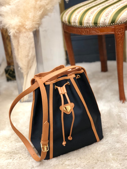 Yves Saint Laurent Triangle logo Drawstring Shoulderbag Black Vintage Old YSL xsyy46