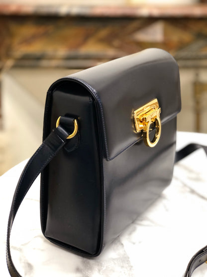 Salvatore Ferragamo Gancini 斜背包 海軍藍 復古 舊款 bpbx8e