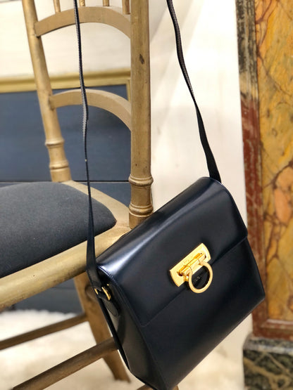 Salvatore Ferragamo Gancini 斜背包 海軍藍 復古 舊款 bpbx8e