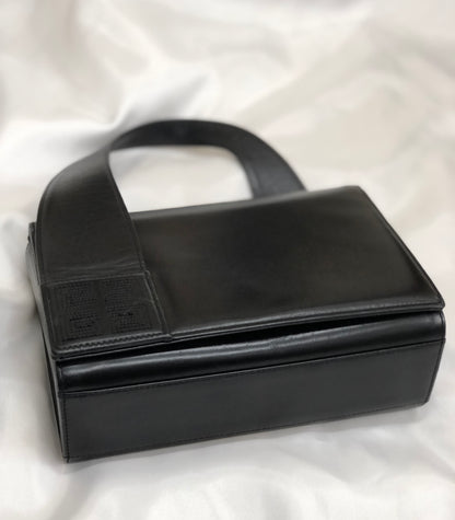 GIVENCHY Logo Flap Handbag Black Vintage Old d3htvy