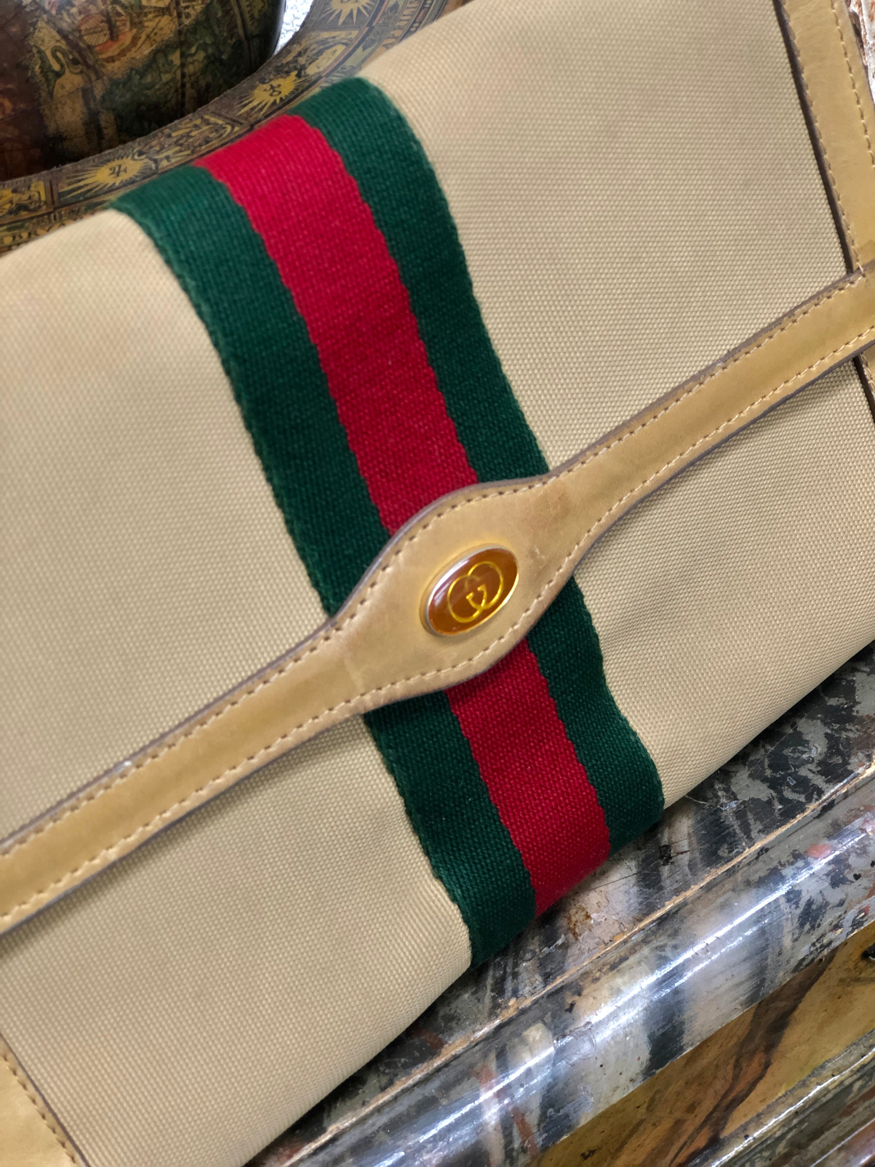 Gucci parfums large hotsell clutch