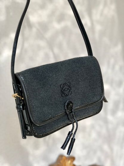 LOEWE Anagram Front Tassel Handbag Shoulder bag Black Vintage Old tbue2p