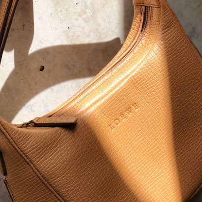 LOEWE Logo Embossed leather Round Handbag Camel Vintage Old wgpub3