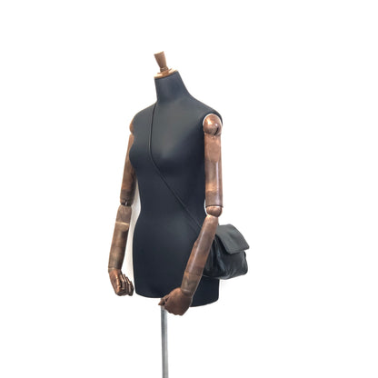 Christian Dior Cannage Logo Charm 皮革迷你包款肩背包 Pochette 黑色復古舊 g8k6nf