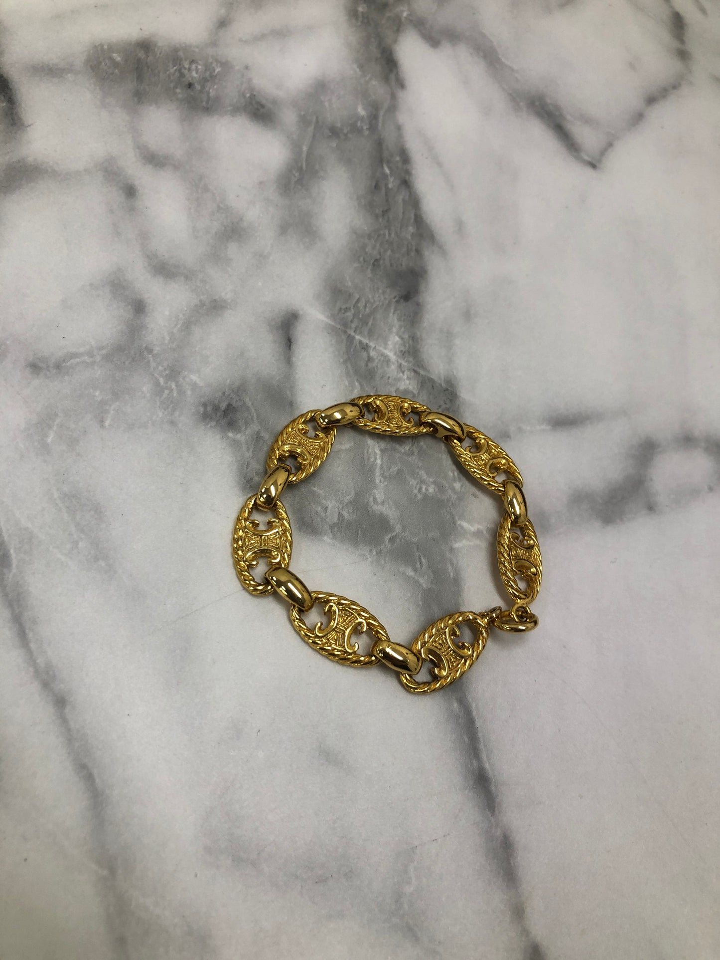 CELINE Triomphe Bracelet Gold Vintage sxckyi