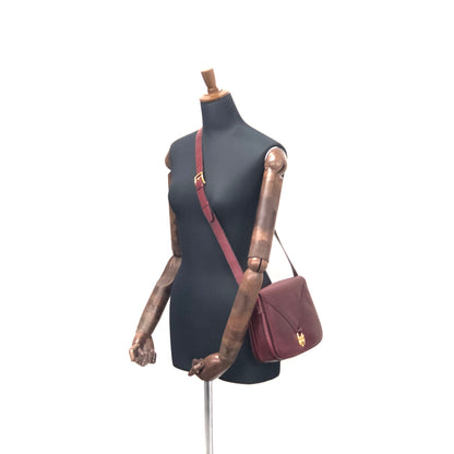 CELINE 轉鎖 Cadena 皮革斜背包 波爾多紅 復古 yrru3h 