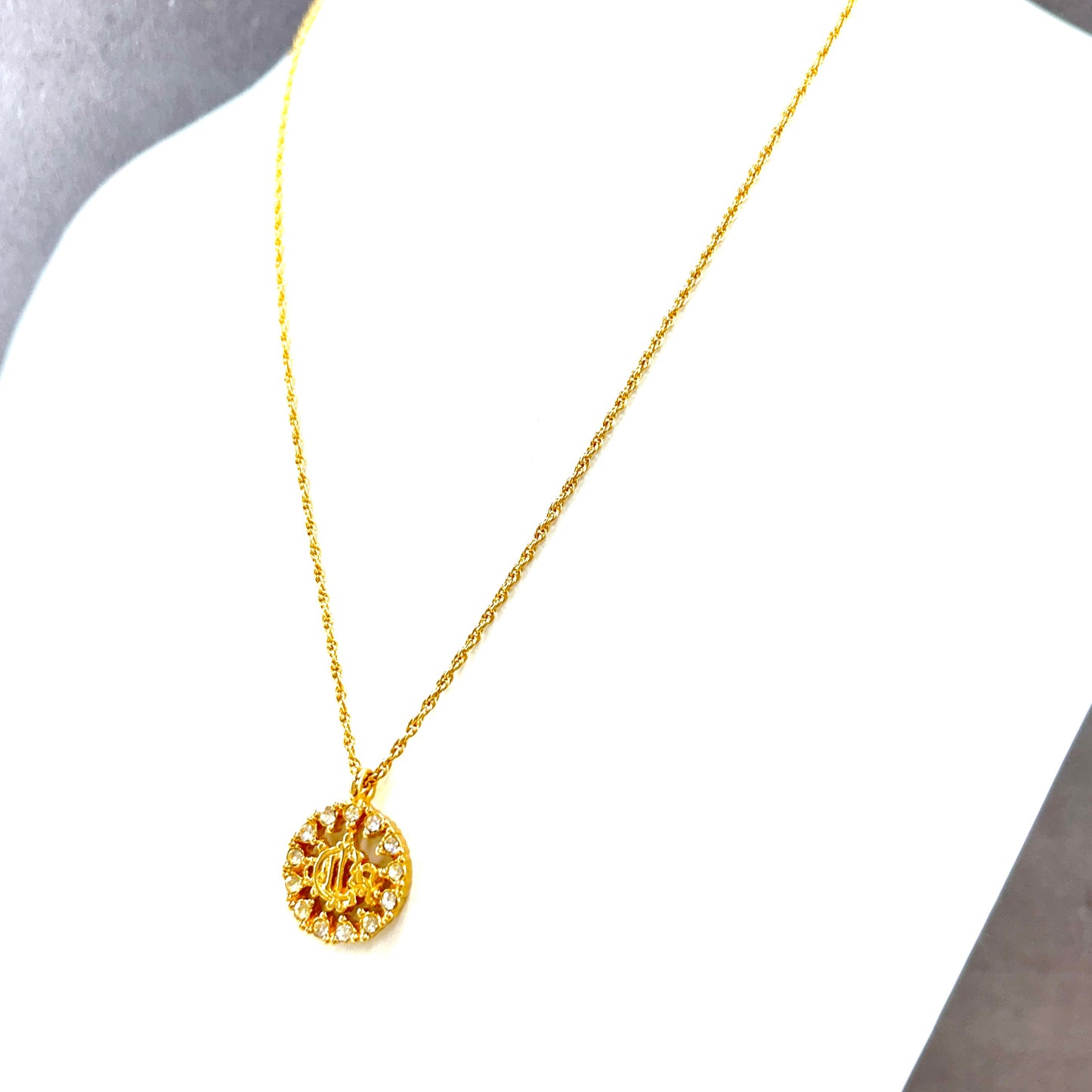 Christian Dior Emblem Logo Rhinestone Necklace Gold Vintage avnxpz