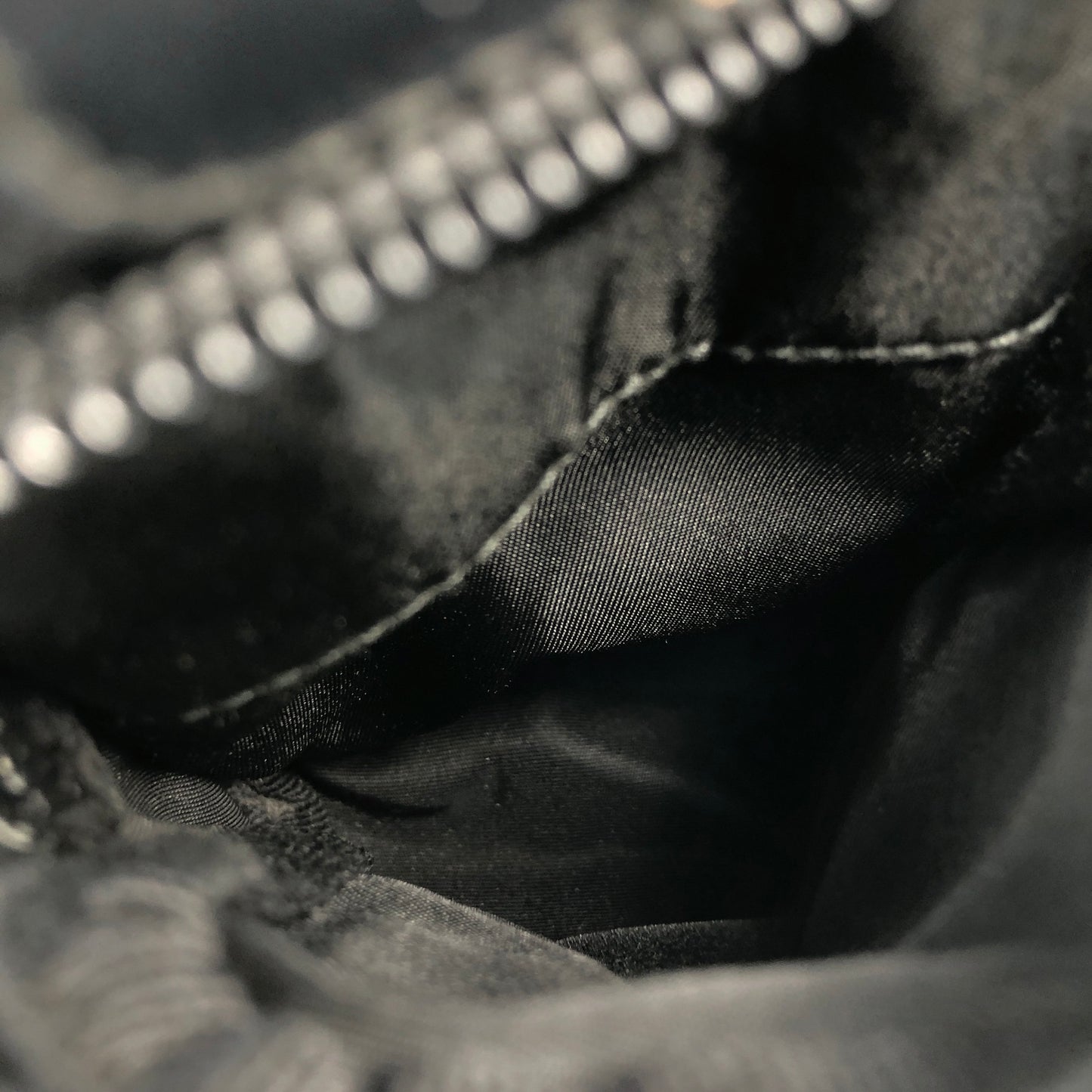 PRADA Triangle Logo Side Pocket Nylon Shoulder bag Black Vintage g67uue