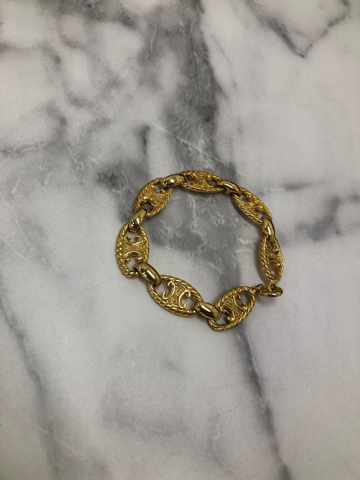 CELINE Triomphe Bracelet Gold Vintage sxckyi