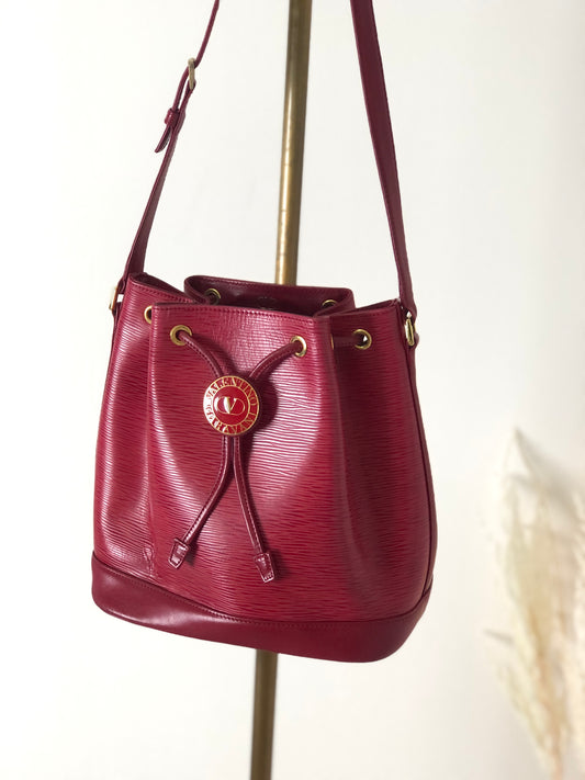 VALENTINO GARAVANI Logo Leather Drawstring Shoulder bag Red Vintage hmfhjg