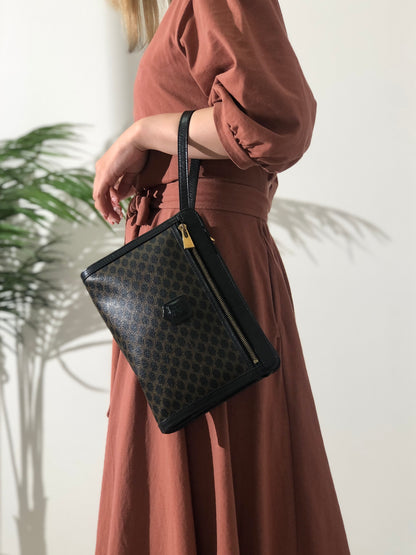CELINE Macadam Clutch bag Black Vintage 82eut6