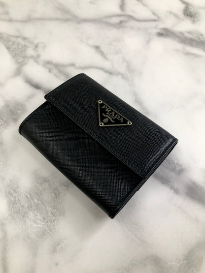 PRADA Triangle Logo  Saffiano Leather  Black Vintage yh2cer
