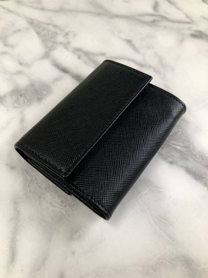 PRADA Triangle Logo  Saffiano Leather  Black Vintage yh2cer