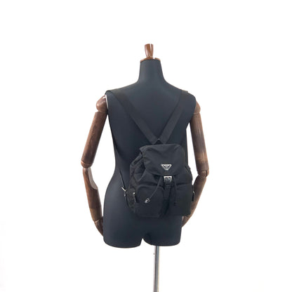 PRADA Triangle Logo Nylon Backpack Black Vintage f4v6fg