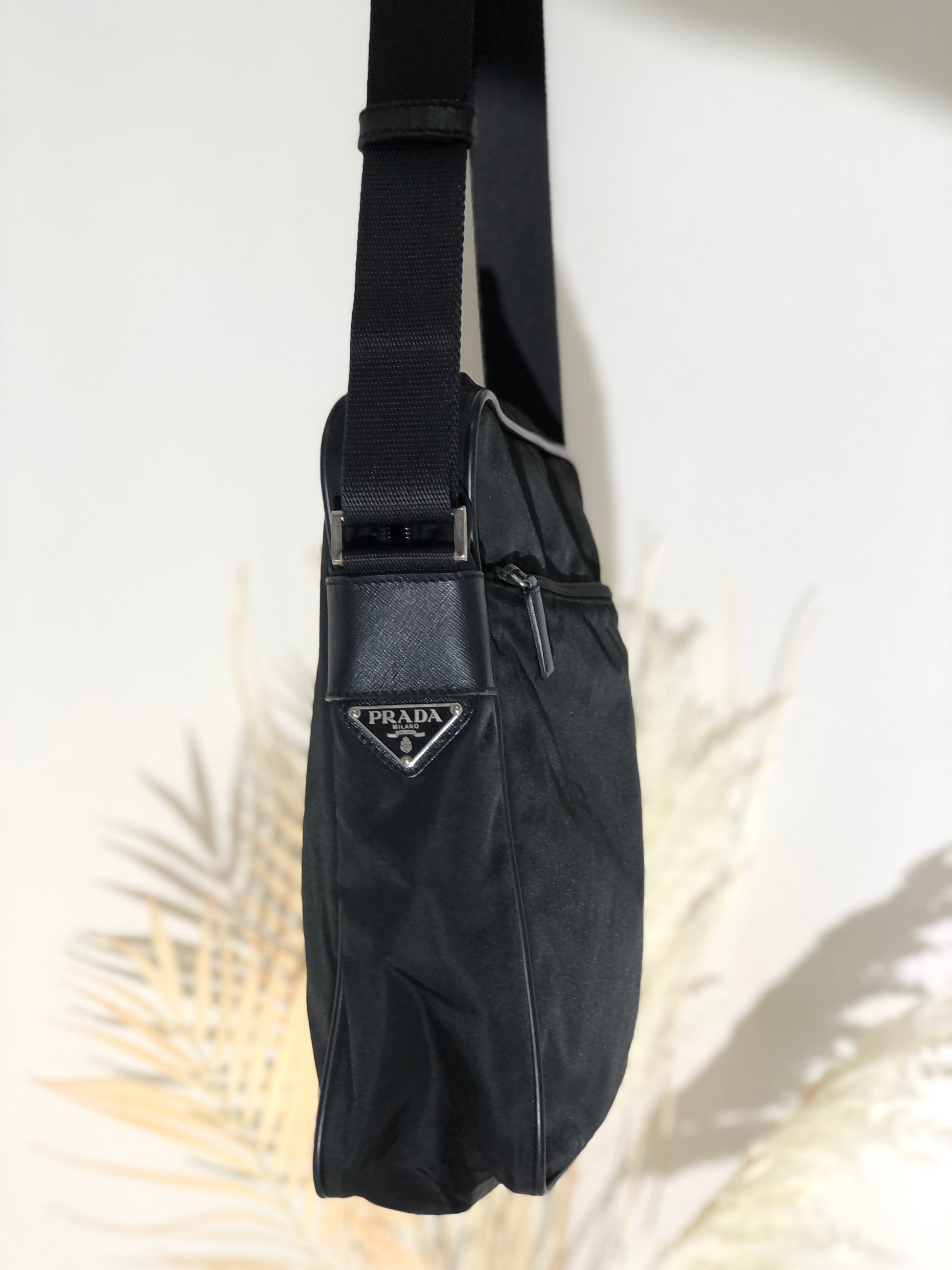 PRADA Triangle Logo Nylon Shoulder bag Black Vintage utfnwt