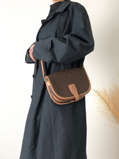 CELINE Macadam Blason Flap Shoulder bag Round bag Brown Vintage s34ak3