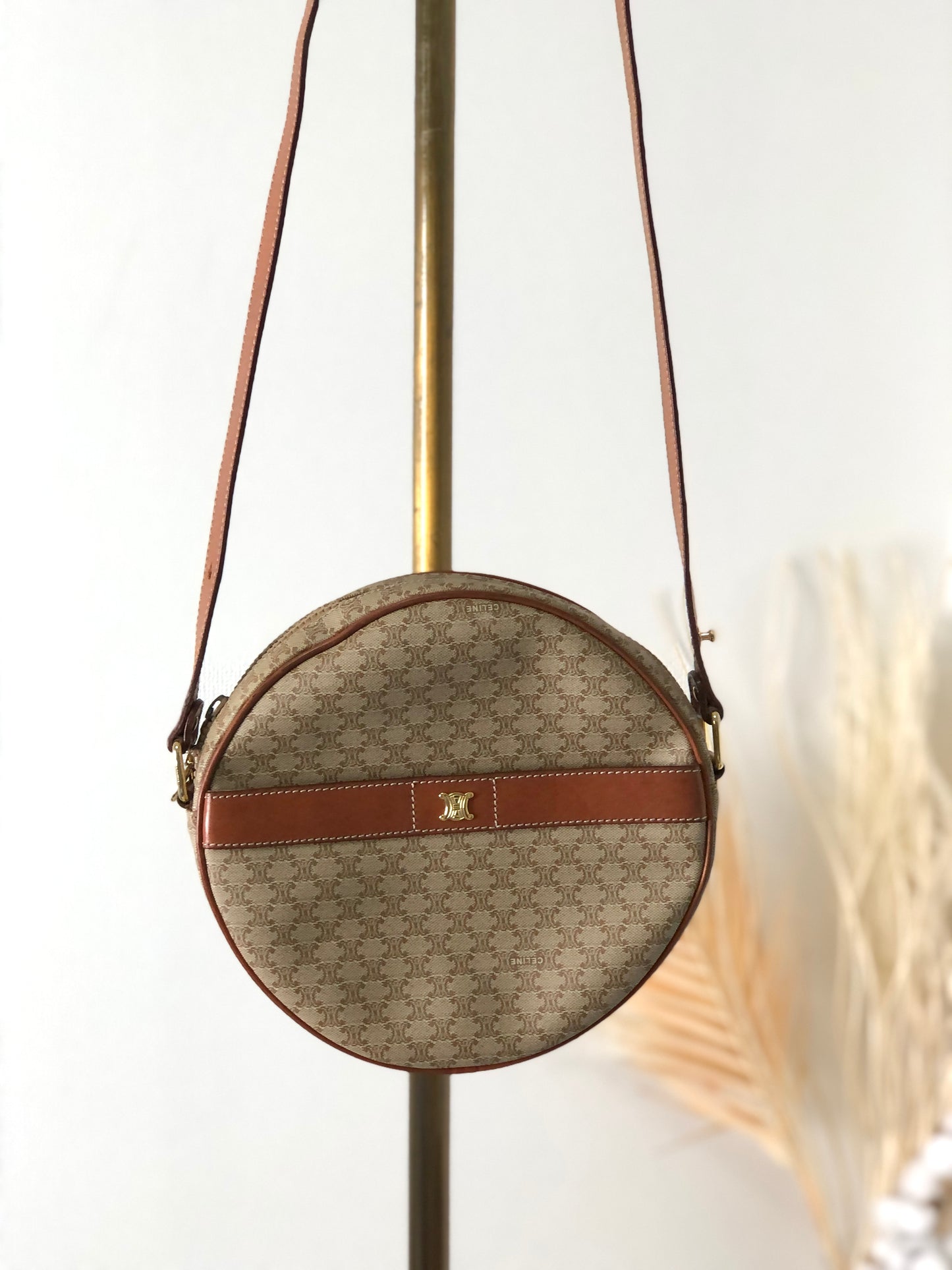 CELINE Macadam Triomphe Round Shoulder bag Beige Vintage re2v22