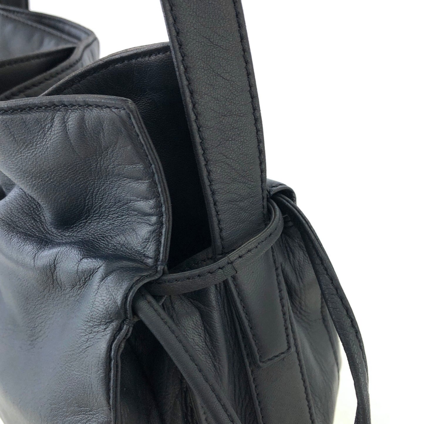 LOEWE Anagram Leather Drawstring Shoulder bag Navy Vintage sdi4rd