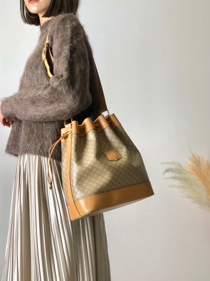 CELINE Macadam Blason Drawstring Shoulder bag Beige Vintage xugruh
