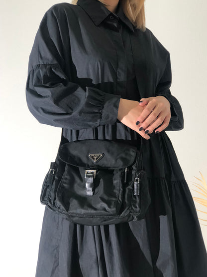 PRADA Triangle Logo Logo Motif Nylon Shoulder bag Black Vintage b8ck4u