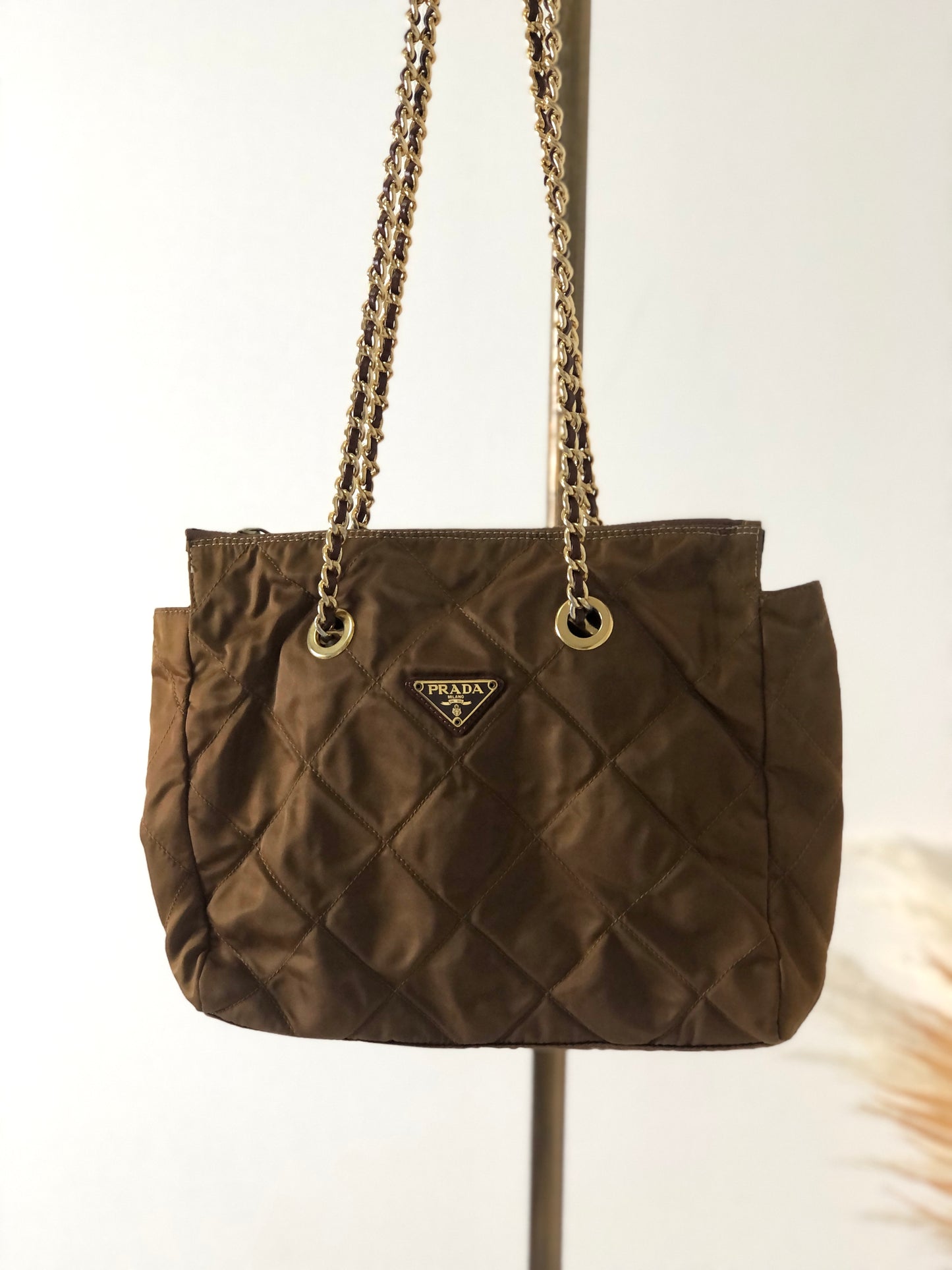 PRADA Triangle Logo Quilted Nylon Chain Shoulder bag Brown Vintage 7u8cpm