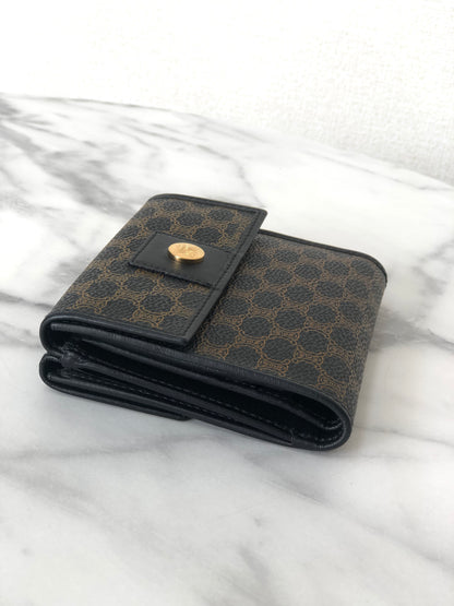 CELINE Macadam Leather Trifold Wallet Black Vintage 8jsi32