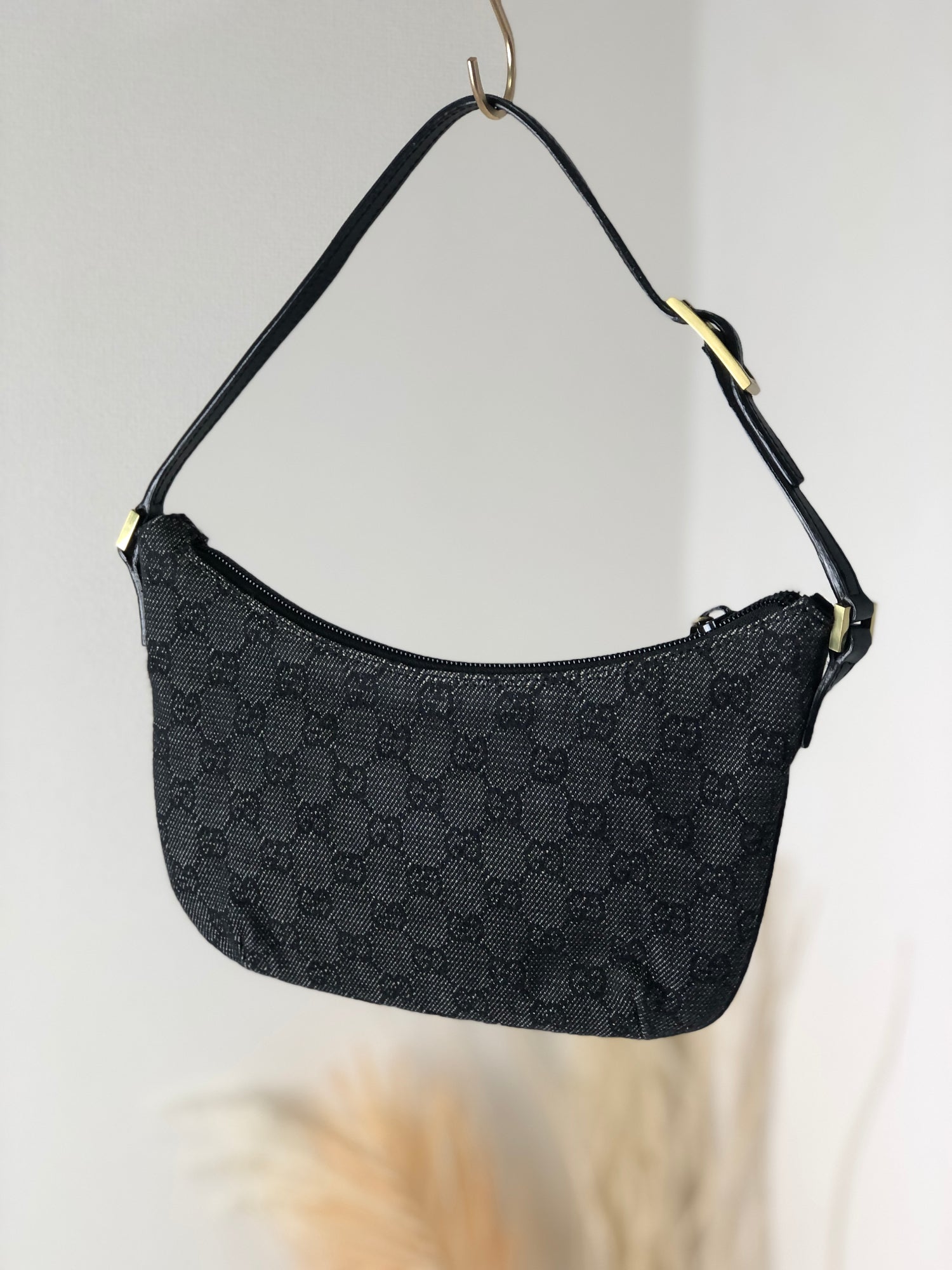 Small vintage gucci online bag