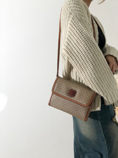 CELINE Macadam Blason Shoulder bag Beige Vintage 45hti2