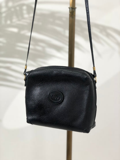 GUCCI Logo Leather Crossbody Shoulder bag Black Vintage xmntn8