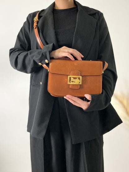 CELINE 馬車皮革斜背包 棕色 復古 kj2te8 