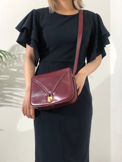 CELINE 轉鎖 Cadena 皮革斜背包 波爾多紅 復古 yrru3h 