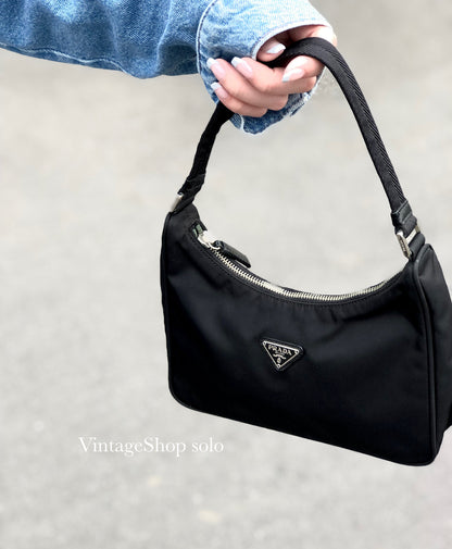 PRADA 三角形標誌尼龍 Hobobag 手提包黑色復古舊款 gkvrkv