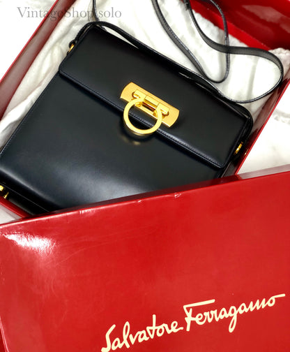Salvatore Ferragamo Gancini 斜背包 海軍藍 復古 舊款 bpbx8e