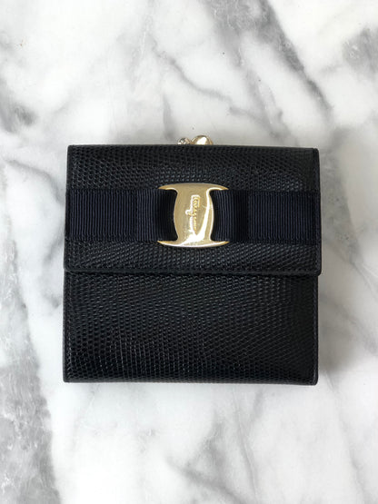 Salvatore Ferragamo Vala 絲帶皮革金屬扣折疊錢包黑色復古 2hapn4 