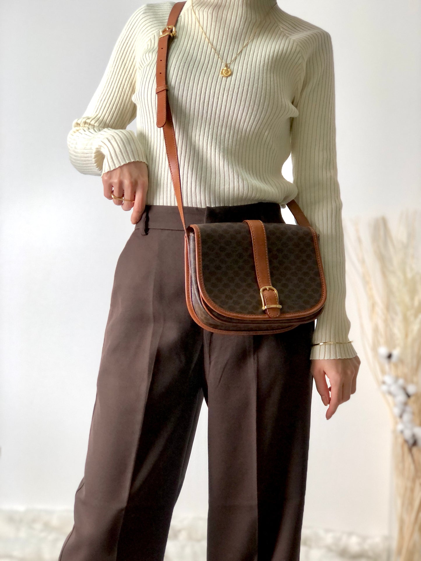 CELINE Macadam Front Buckle Flap Shoulder bag Brown Vintage xyw84y