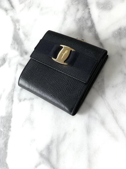 Salvatore Ferragamo Vala 絲帶皮革金屬扣折疊錢包黑色復古 2hapn4 